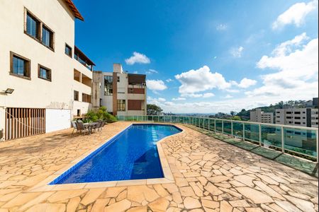 Casa para alugar com 760m², 4 quartos e 8 vagas Casa para alugar com 760m², 4 quartos e 8 vagasPiscina