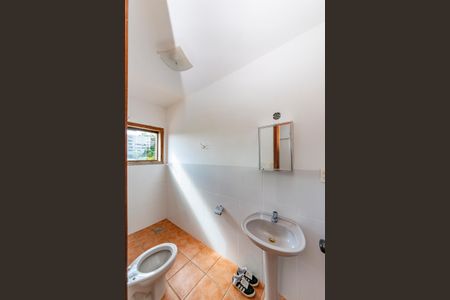 Casa para alugar com 760m², 4 quartos e 8 vagas Casa para alugar com 760m², 4 quartos e 8 vagasBanheiro de Serviço