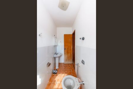 Casa para alugar com 760m², 4 quartos e 8 vagas Casa para alugar com 760m², 4 quartos e 8 vagasBanheiro de Serviço