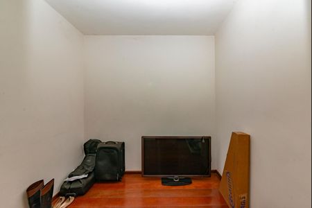 Casa para alugar com 760m², 4 quartos e 8 vagas Casa para alugar com 760m², 4 quartos e 8 vagasCloset da suíte 1