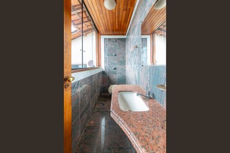 Casa para alugar com 760m², 4 quartos e 8 vagas Casa para alugar com 760m², 4 quartos e 8 vagasLavabo do Espaço de Festas