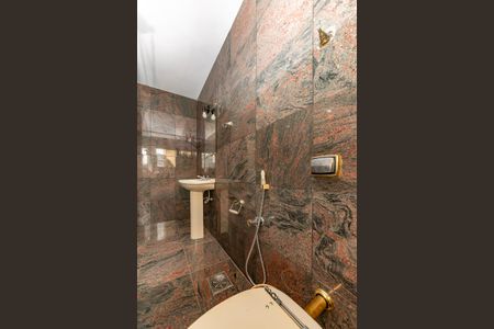 Casa para alugar com 760m², 4 quartos e 8 vagas Casa para alugar com 760m², 4 quartos e 8 vagasBanheiro da Suíte 3