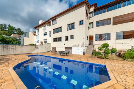 Casa para alugar com 760m², 4 quartos e 8 vagas Casa para alugar com 760m², 4 quartos e 8 vagasPiscina