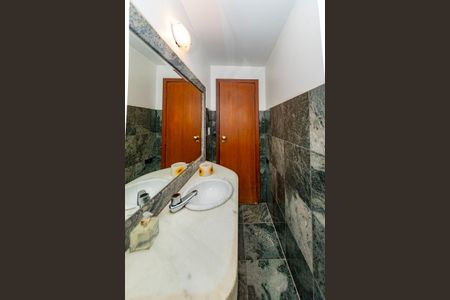 Casa para alugar com 760m², 4 quartos e 8 vagas Casa para alugar com 760m², 4 quartos e 8 vagasLavabo 1