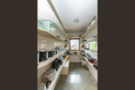 Casa para alugar com 760m², 4 quartos e 8 vagas Casa para alugar com 760m², 4 quartos e 8 vagasCozinha