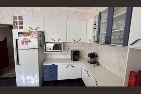 Casa à venda com 320m², 5 quartos e 3 vagas Casa à venda com 320m², 5 quartos e 3 vagasCozinha