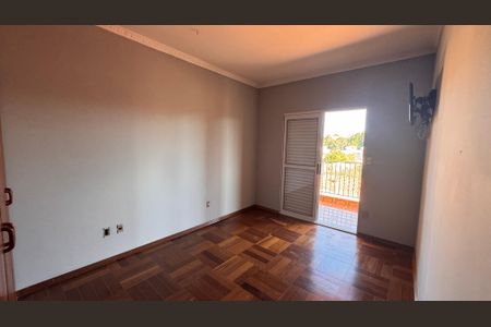 Casa à venda com 320m², 5 quartos e 3 vagas Casa à venda com 320m², 5 quartos e 3 vagasQuarto 4