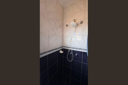 Casa à venda com 320m², 5 quartos e 3 vagas Casa à venda com 320m², 5 quartos e 3 vagasBanheiro da Suíte