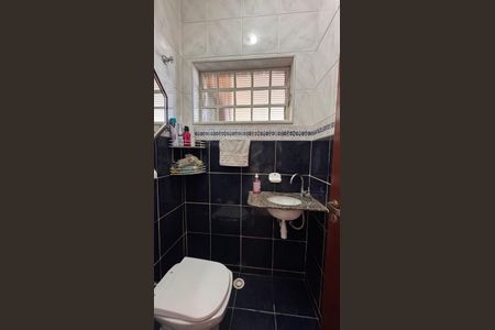 Casa à venda com 320m², 5 quartos e 3 vagas Casa à venda com 320m², 5 quartos e 3 vagasLavabo