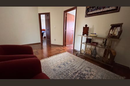Casa à venda com 320m², 5 quartos e 3 vagas Casa à venda com 320m², 5 quartos e 3 vagasCorredor
