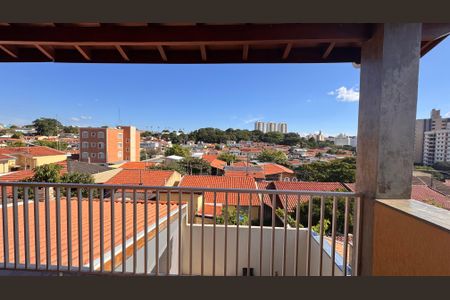 Casa à venda com 320m², 5 quartos e 3 vagas Casa à venda com 320m², 5 quartos e 3 vagasVaranda do Quarto 3