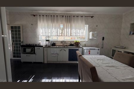 Casa à venda com 320m², 5 quartos e 3 vagas Casa à venda com 320m², 5 quartos e 3 vagasCozinha