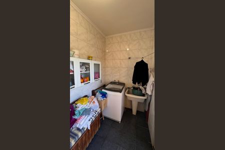 Casa à venda com 320m², 5 quartos e 3 vagas Casa à venda com 320m², 5 quartos e 3 vagasÁrea de Serviço