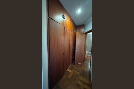 Casa à venda com 320m², 5 quartos e 3 vagas Casa à venda com 320m², 5 quartos e 3 vagasSuíte