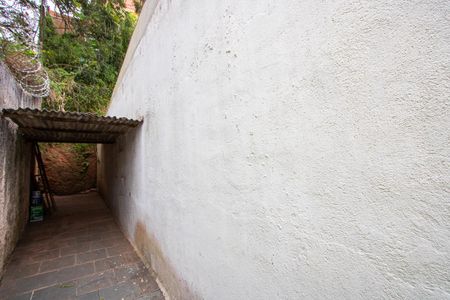 Casa à venda com 140m², 3 quartos e 2 vagasCorredor