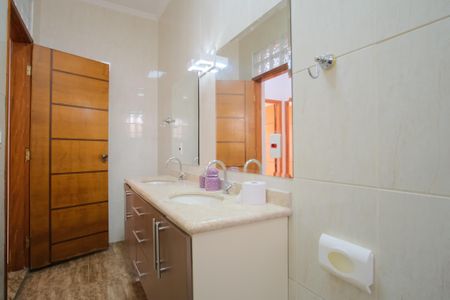 Casa à venda com 150m², 3 quartos e 2 vagasBanheiro Social