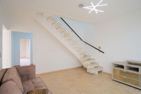 Casa à venda com 150m², 3 quartos e 2 vagasSala