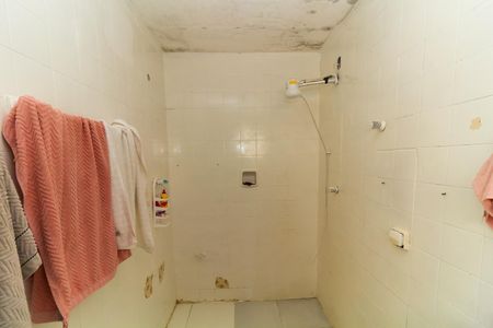 Casa à venda com 294m², 4 quartos e 4 vagas Casa à venda com 294m², 4 quartos e 4 vagasCasa 1 Banheiro