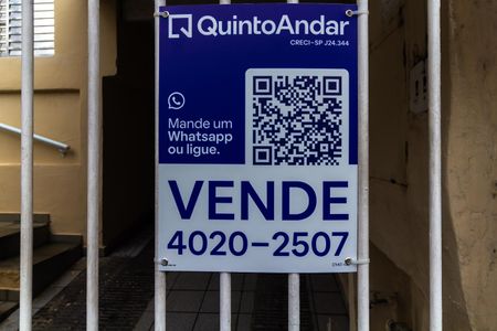 Casa à venda com 294m², 4 quartos e 4 vagas Casa à venda com 294m², 4 quartos e 4 vagasPlaca