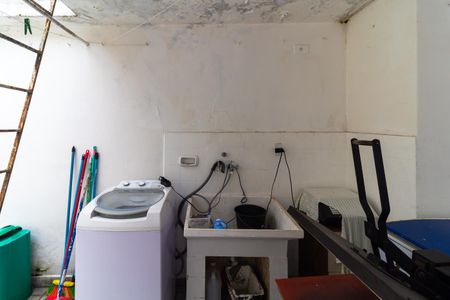 Casa à venda com 294m², 4 quartos e 4 vagas Casa à venda com 294m², 4 quartos e 4 vagasCasa 1 Área de Serviço