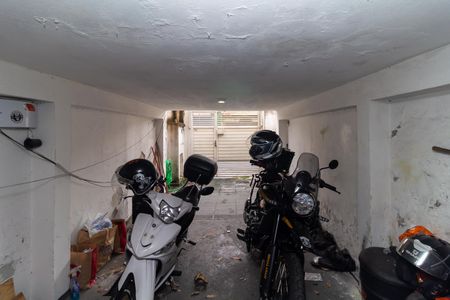 Casa à venda com 294m², 4 quartos e 4 vagas Casa à venda com 294m², 4 quartos e 4 vagasGaragem