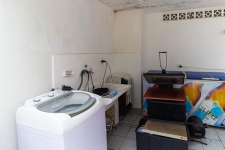 Casa à venda com 294m², 4 quartos e 4 vagas Casa à venda com 294m², 4 quartos e 4 vagasCasa 1 Área de Serviço