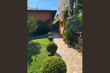 Casa de condomínio para alugar com 560m², 4 quartos e 3 vagas Casa de condomínio para alugar com 560m², 4 quartos e 3 vagasÁrea Externa