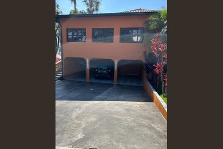 Casa de condomínio para alugar com 560m², 4 quartos e 3 vagas Casa de condomínio para alugar com 560m², 4 quartos e 3 vagasFachada