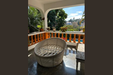 Casa de condomínio para alugar com 560m², 4 quartos e 3 vagas Casa de condomínio para alugar com 560m², 4 quartos e 3 vagasÁrea Externa