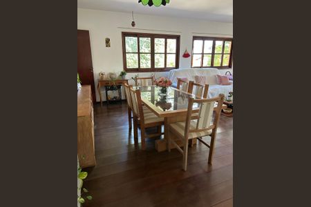 Casa de condomínio para alugar com 560m², 4 quartos e 3 vagas Casa de condomínio para alugar com 560m², 4 quartos e 3 vagasSala