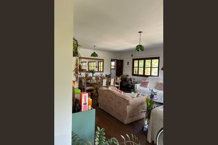 Casa de condomínio para alugar com 560m², 4 quartos e 3 vagas Casa de condomínio para alugar com 560m², 4 quartos e 3 vagasSala