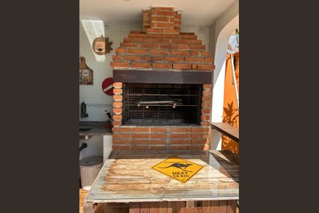 Casa de condomínio para alugar com 560m², 4 quartos e 3 vagas Casa de condomínio para alugar com 560m², 4 quartos e 3 vagasÁrea Externa