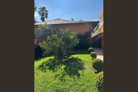 Casa de condomínio para alugar com 560m², 4 quartos e 3 vagas Casa de condomínio para alugar com 560m², 4 quartos e 3 vagasÁrea Externa