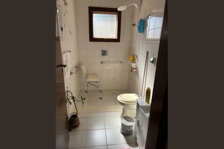 Casa de condomínio para alugar com 560m², 4 quartos e 3 vagas Casa de condomínio para alugar com 560m², 4 quartos e 3 vagasBanheiro 1