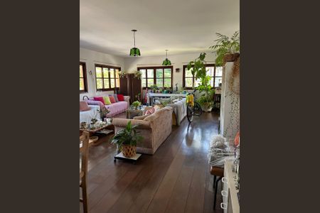 Casa de condomínio para alugar com 560m², 4 quartos e 3 vagas Casa de condomínio para alugar com 560m², 4 quartos e 3 vagasSala