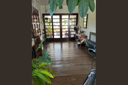 Casa de condomínio para alugar com 560m², 4 quartos e 3 vagas Casa de condomínio para alugar com 560m², 4 quartos e 3 vagasSala