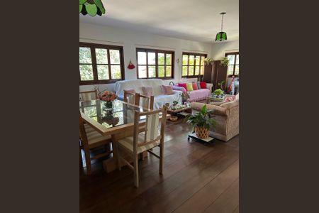 Casa de condomínio para alugar com 560m², 4 quartos e 3 vagas Casa de condomínio para alugar com 560m², 4 quartos e 3 vagasSala