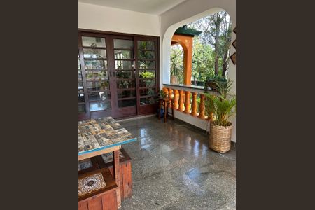 Casa de condomínio para alugar com 560m², 4 quartos e 3 vagas Casa de condomínio para alugar com 560m², 4 quartos e 3 vagasÁrea Externa