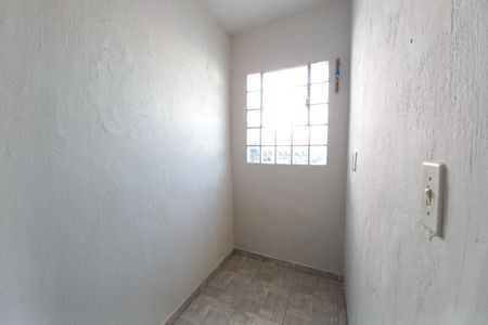 Casa para alugar com 60m², 2 quartos e 1 vaga Casa para alugar com 60m², 2 quartos e 1 vagaCorredor