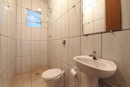 Casa para alugar com 60m², 2 quartos e 1 vaga Casa para alugar com 60m², 2 quartos e 1 vagaBanheiro