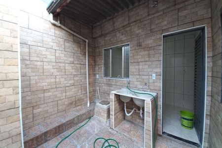 Casa para alugar com 60m², 2 quartos e 1 vaga Casa para alugar com 60m², 2 quartos e 1 vagaÁrea de Serviço