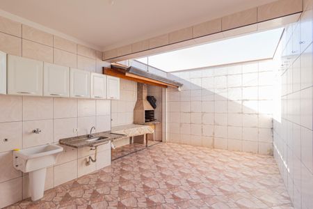 Casa à venda com 260m², 3 quartos e 2 vagasÁrea de serviço