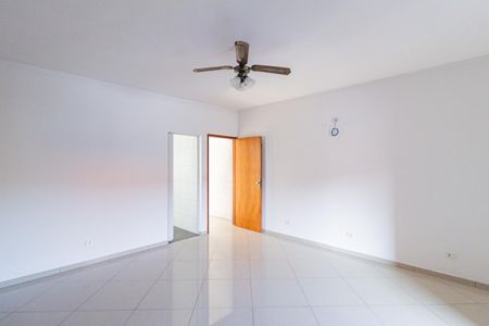 Casa à venda com 260m², 3 quartos e 2 vagasSuíte
