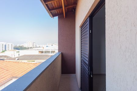 Casa à venda com 260m², 3 quartos e 2 vagasSacada do quarto 2