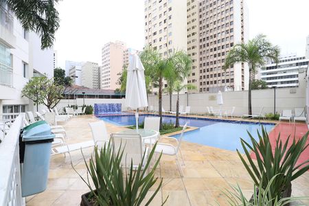 Apartamento para alugar com 70m², 2 quartos e 1 vagaÁrea comum - Piscina