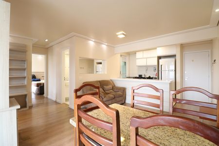 Apartamento para alugar com 70m², 2 quartos e 1 vagaSala