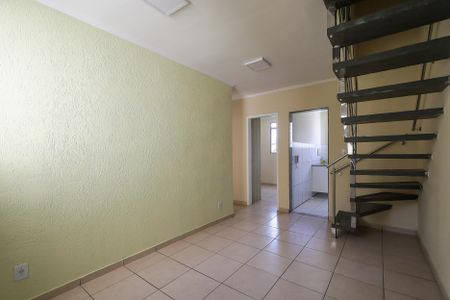 Apartamento à venda com 120m², 2 quartos e 1 vaga Apartamento à venda com 120m², 2 quartos e 1 vagaSala
