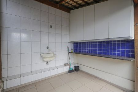 Apartamento à venda com 120m², 2 quartos e 1 vaga Apartamento à venda com 120m², 2 quartos e 1 vagaVaranda e Area de Serviço