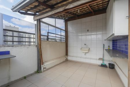 Apartamento à venda com 120m², 2 quartos e 1 vaga Apartamento à venda com 120m², 2 quartos e 1 vagaVaranda e Area de Serviço