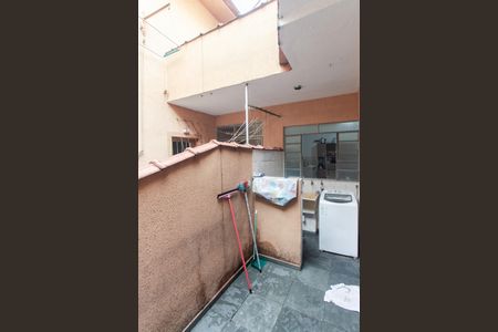 Casa à venda com 450m², 3 quartos e 2 vagasCasa 1 - Cozinha e Área de Serviço